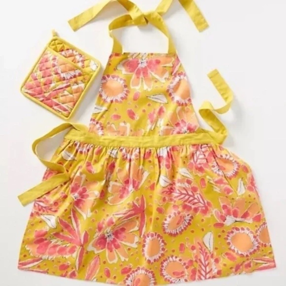 NEW Anthropologie Vera  Floral Plus Size Apron and Mitt
